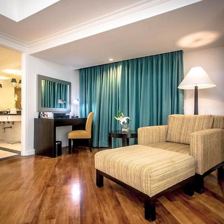 Fraser Place Manila Makati City Buitenkant foto