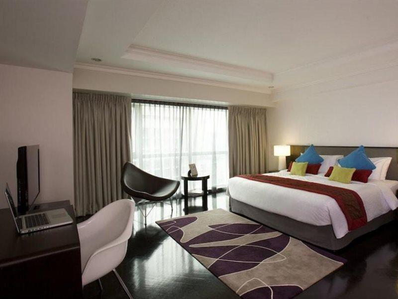 Fraser Place Manila Makati City Buitenkant foto