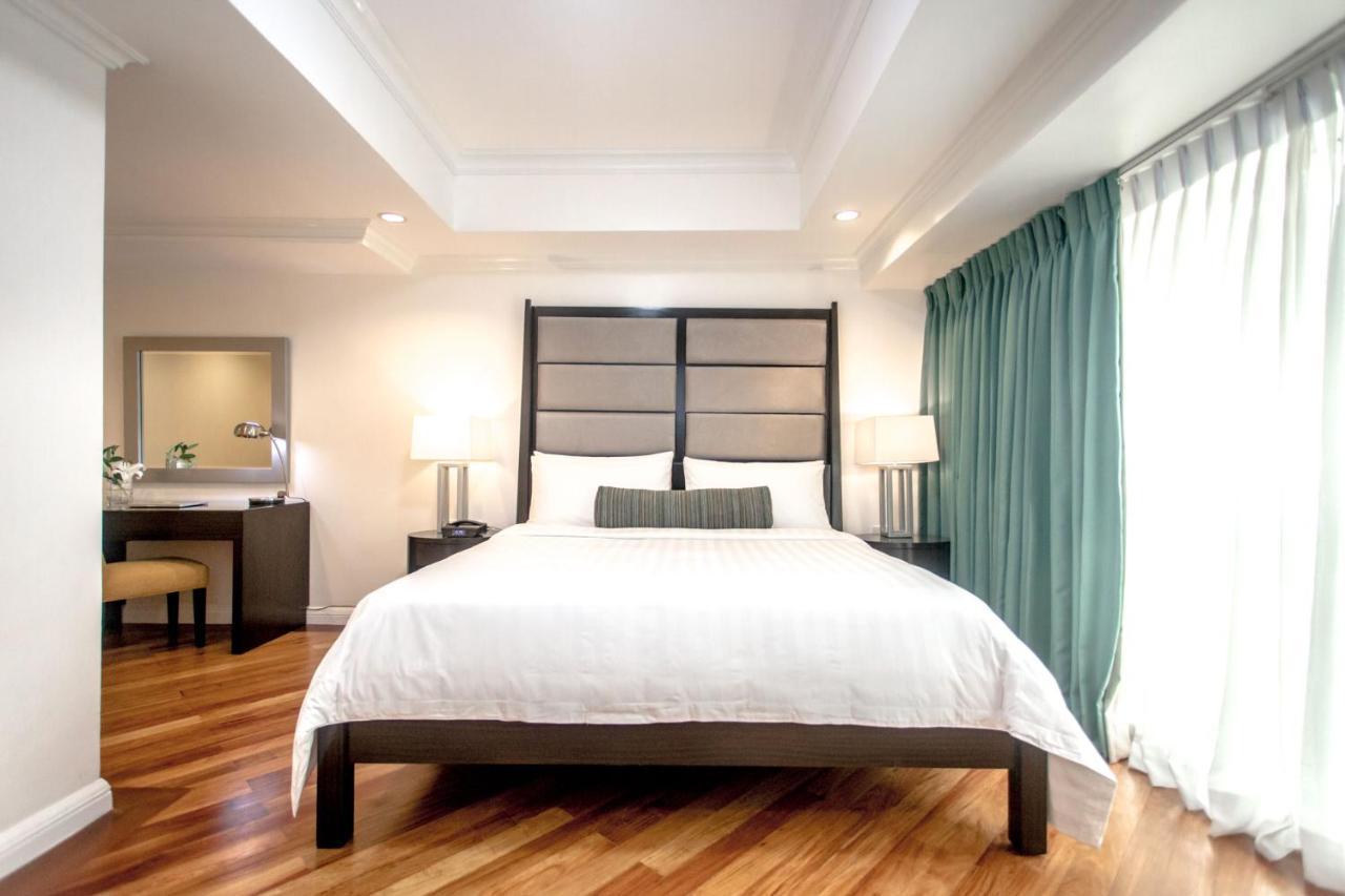 Fraser Place Manila Makati City Buitenkant foto